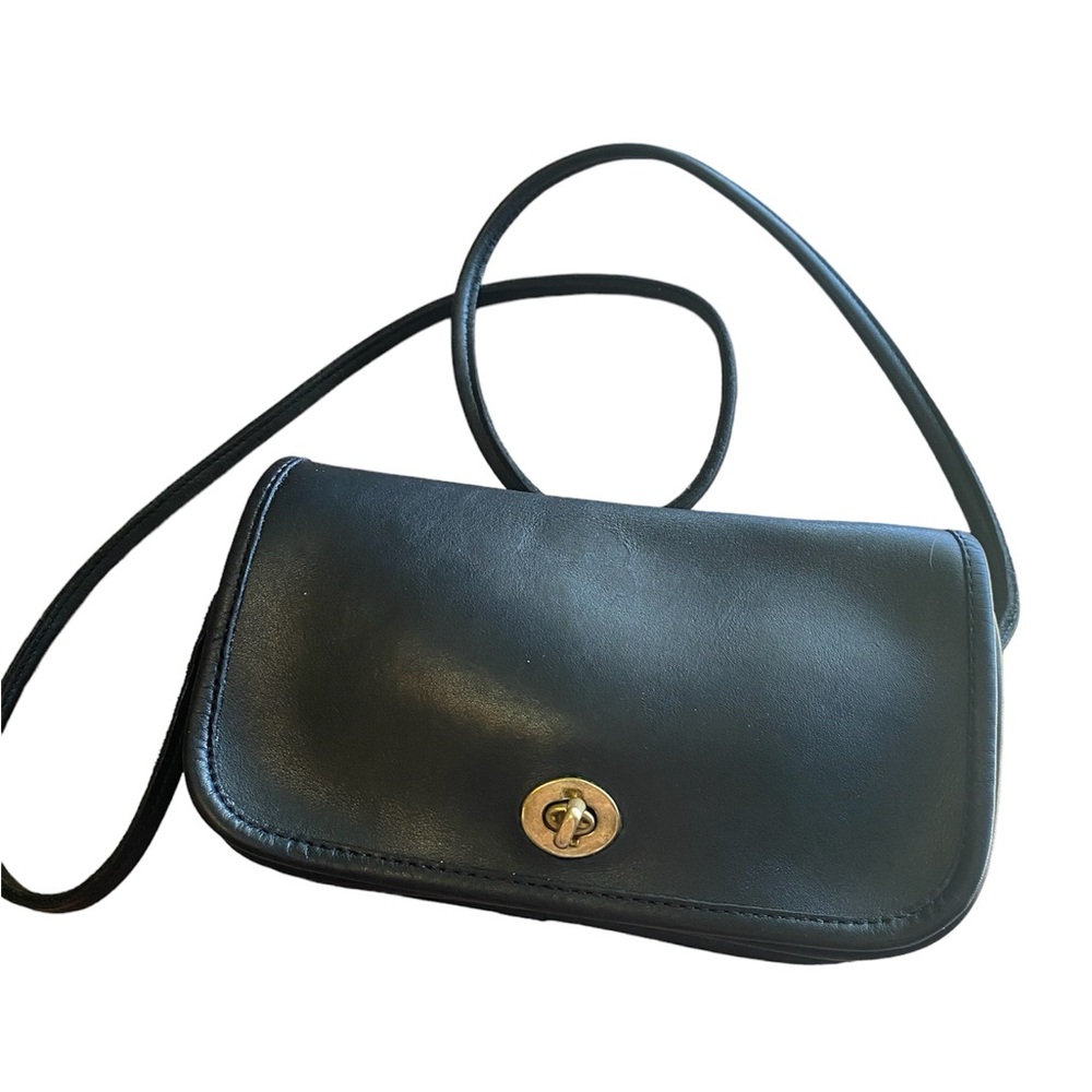Coach Dinky Vintage leather small crossbody shoulder bag.